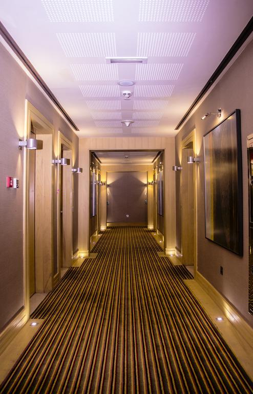 Halo Hotel Dubai Exterior photo